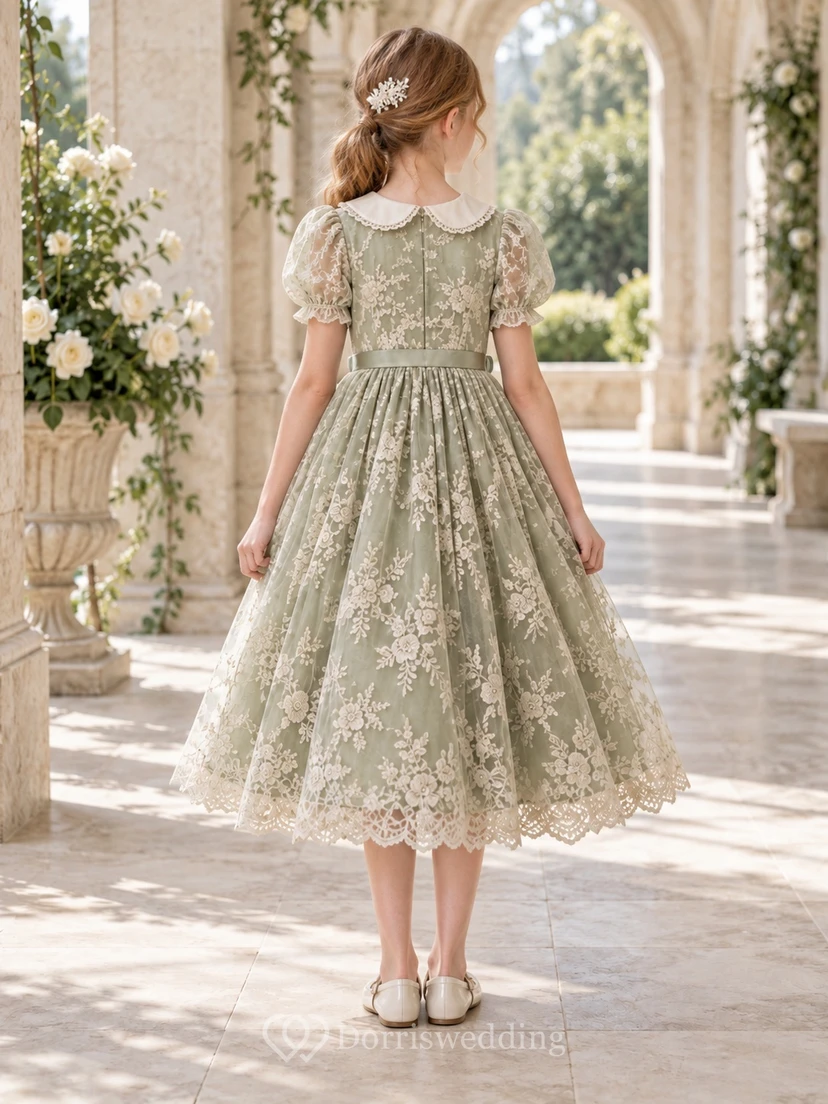 Vestido de niña de flores vintage de corte A con encaje, cuello Peter Pan, cuello floral verde salvia y largo hasta la rodilla. view 2