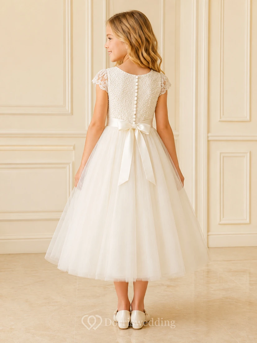 Luxuriöses, perlenbesetztes Tüllkleid mit kurzen Ärmeln und Teelänge – perfekt für Blumenmädchen bei Gartenhochzeiten und Hochzeiten. view 2