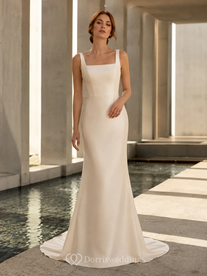 Robe de mariée moderne en crêpe champagne à col carré et coupe fourreau