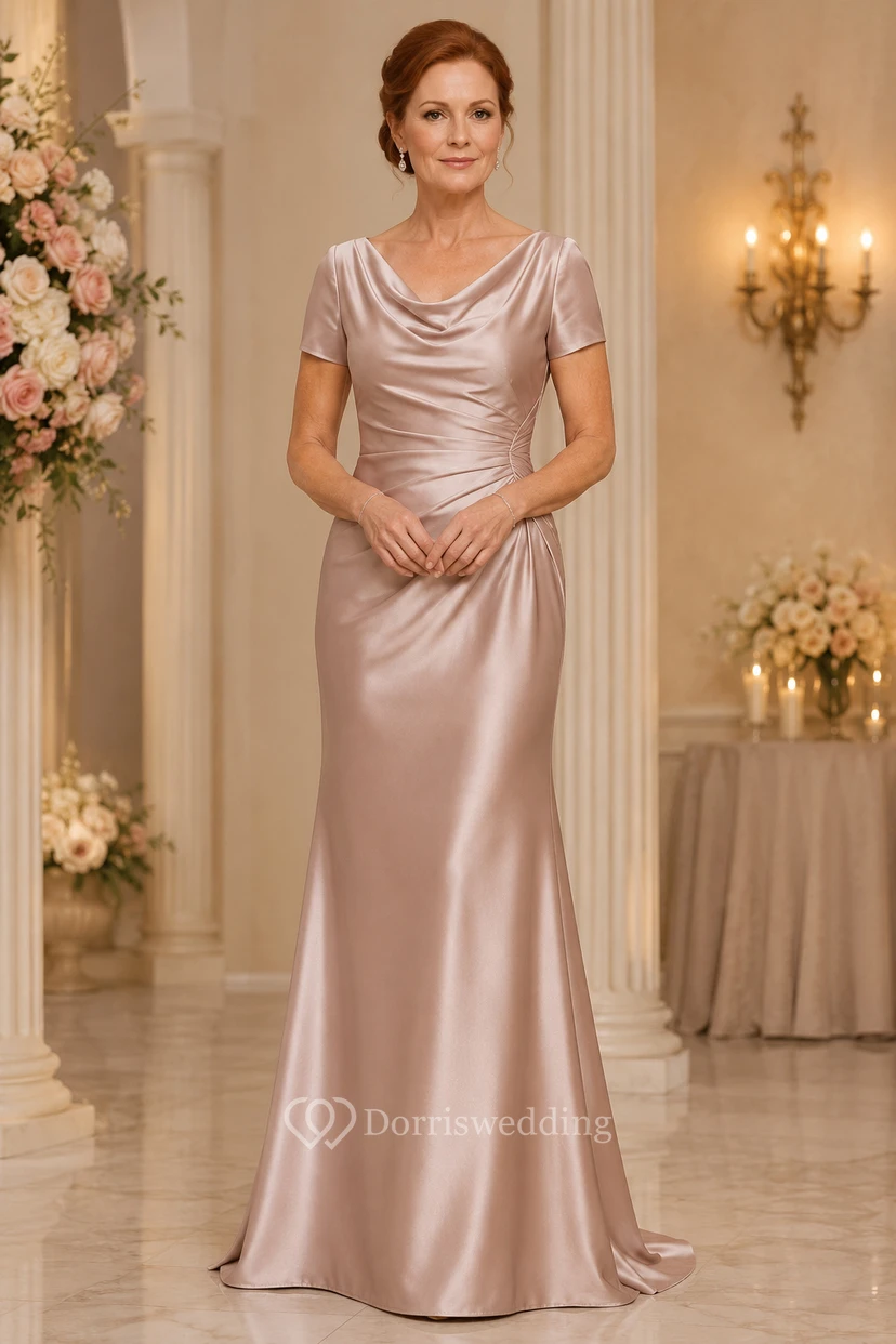 Rosafarbenes, figurbetontes Mutterkleid aus Satin mit Wasserfallausschnitt und kurzen Ärmeln