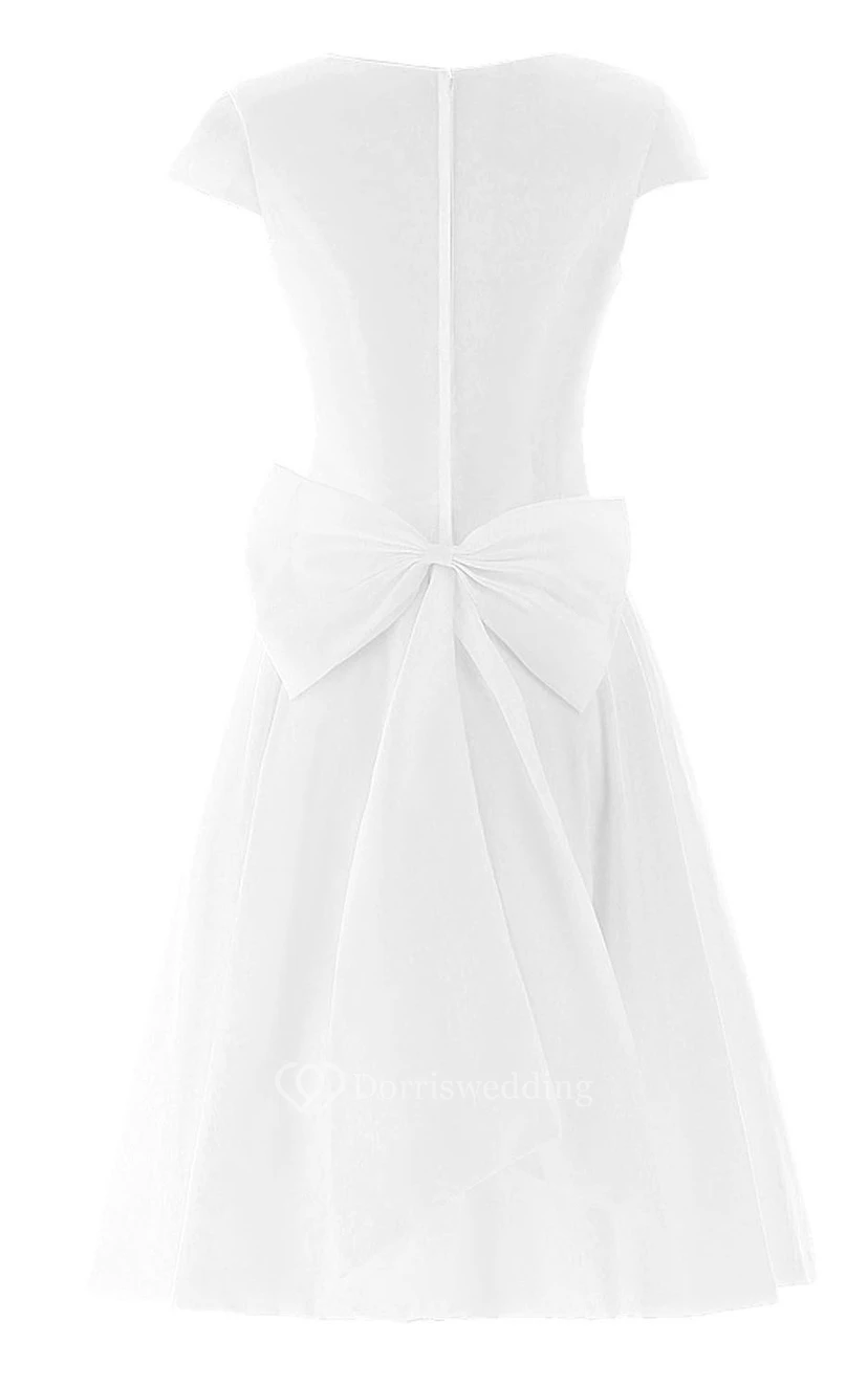 Kurzärmeliges, knielanges, plissiertes Chiffonkleid mit Schleife view 6