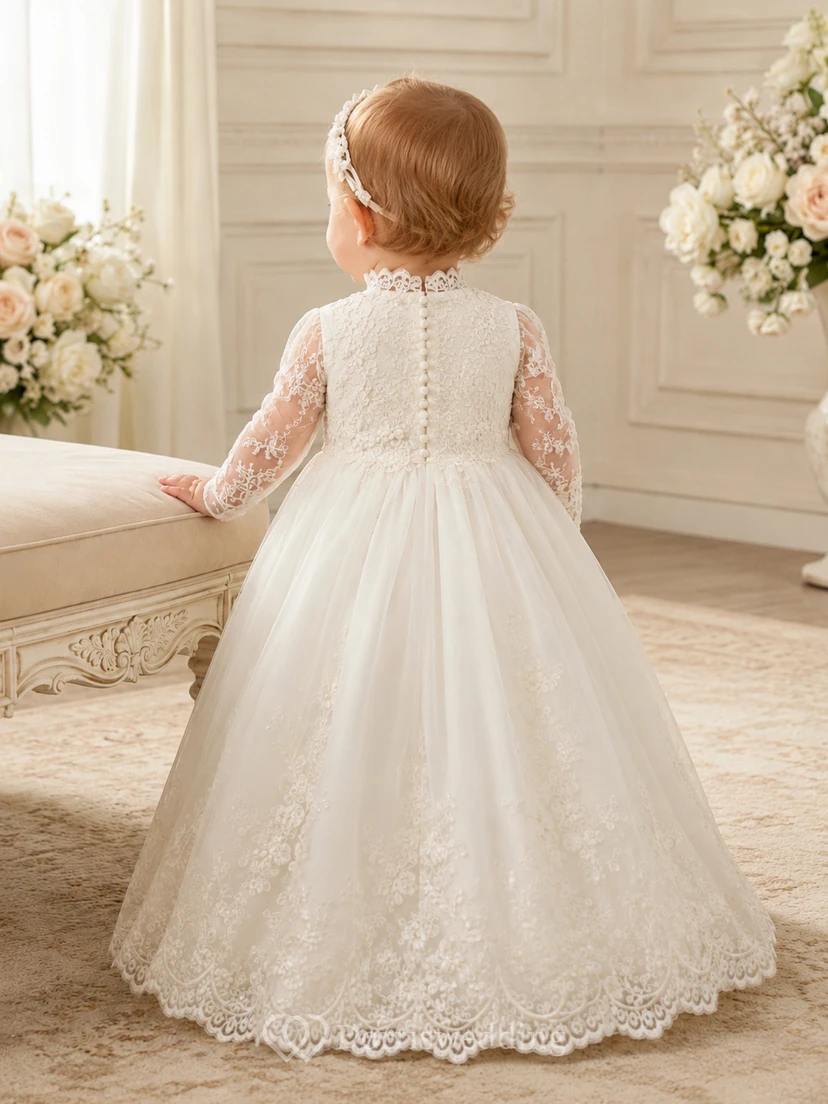Schlichtes Taufkleid für Babys und die Taufe, A-Linie, bodenlang, mit Rundhalsausschnitt, langen Ärmeln, Tüllspitze und Knopfleiste am Rücken view 2