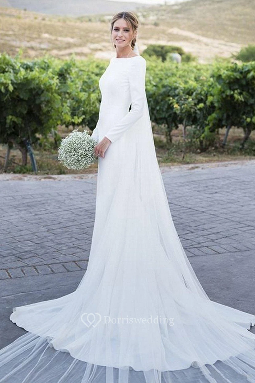 Vestido de novia sencillo, largo hasta el suelo, de gasa, con escote en V profundo en la espalda y cola de capilla. view 3