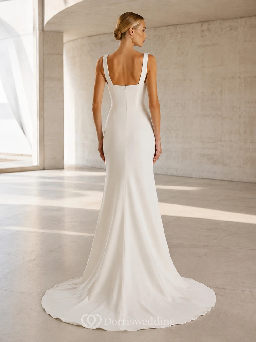 Vestido de novia minimalista de satén estilo sirena con escote cuadrado, sin mangas y cola larga. view 2