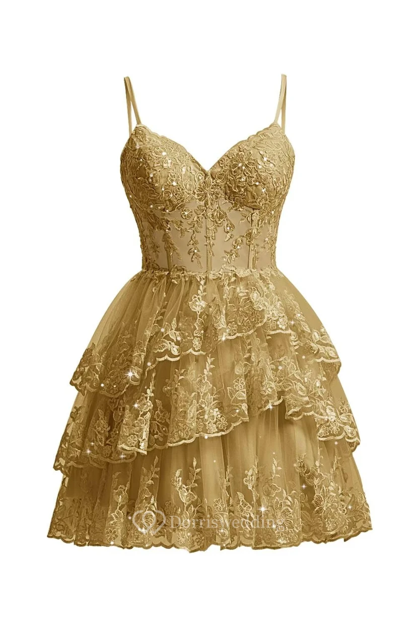 Robe de cocktail en dentelle violette à volants view 5