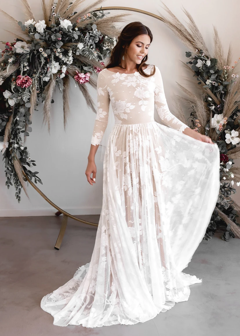 Robe de mariée bohème de plage à manches longues en dentelle, plissée empire, dos nu en V et manches longues en dentelle view 5