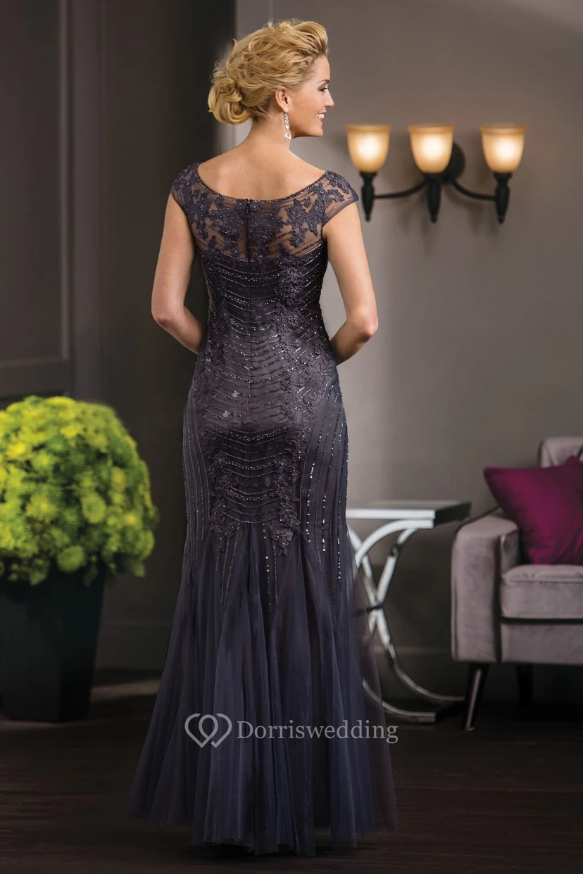 Meerjungfrauenkleid mit kurzen Ärmeln, Perlenstickerei und Applikationen für die Mutter der Braut view 2