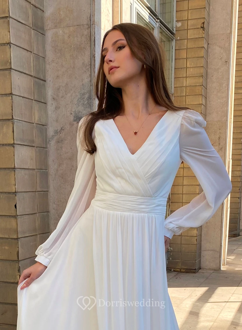 Einfaches Boho-Hochzeitskleid im Landhausstil mit V-Ausschnitt, langen Ärmeln und Raffungen aus Chiffon view 7