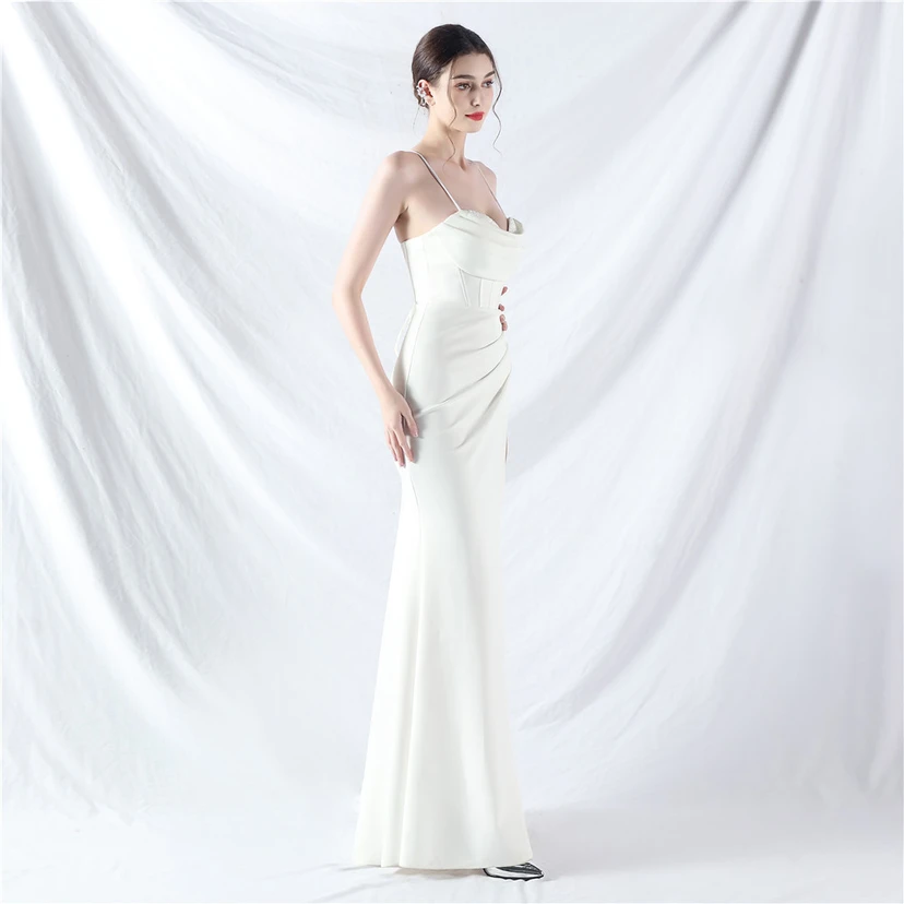 Robe de soirée haut de gamme Palace Fishbone Vest, bustier orné de perles et bretelles. view 4