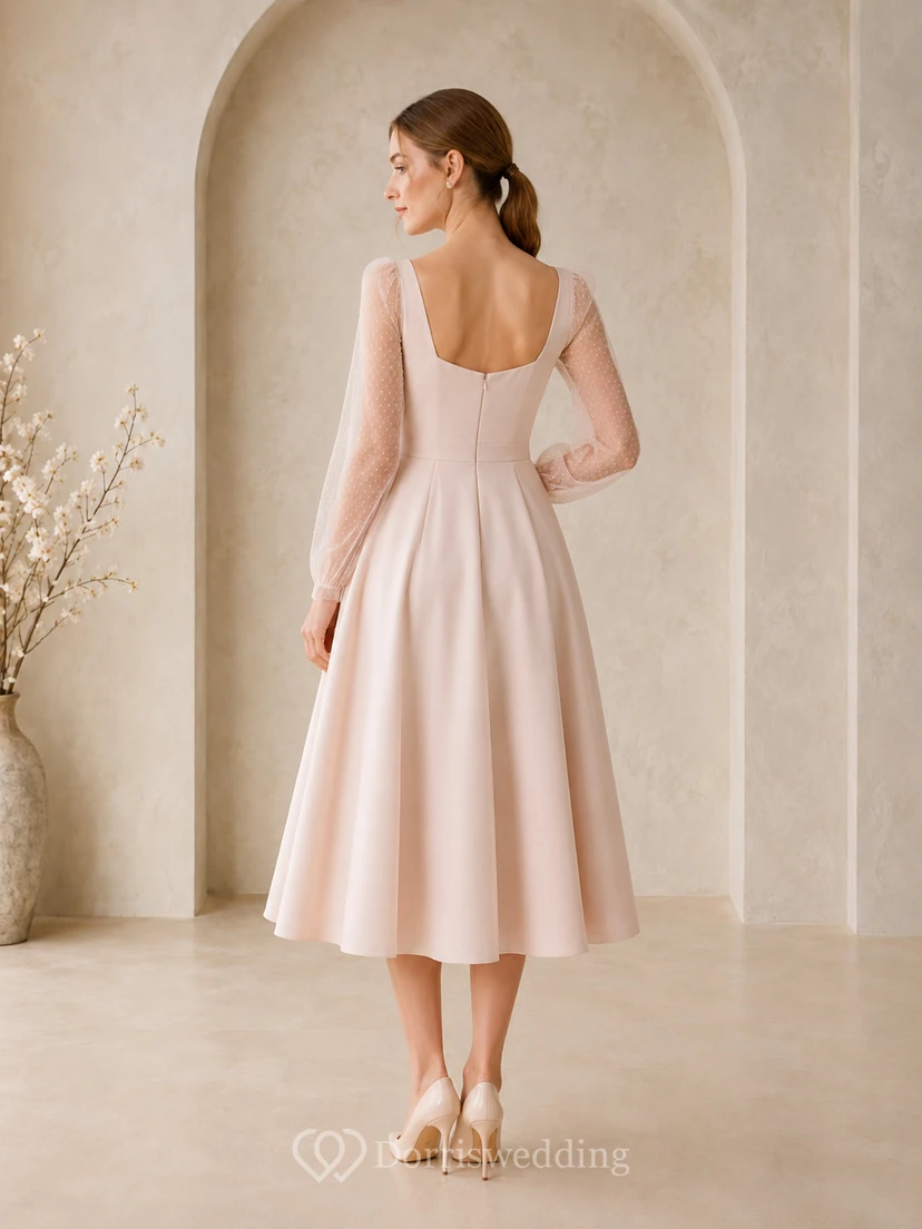 Vestido de novia modesto de satén color rosa empolvado, largo hasta la rodilla, escote cuadrado, mangas largas con efecto ilusión view 2