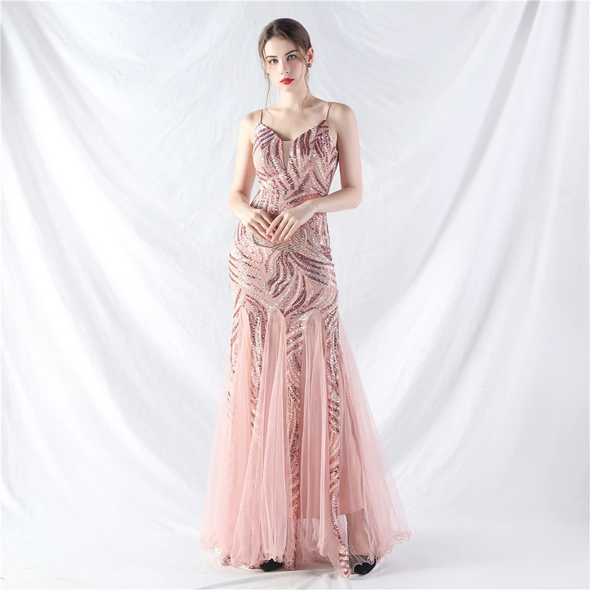 Paillettenbesetztes Abendkleid aus Netzstoff und Trägern view 31
