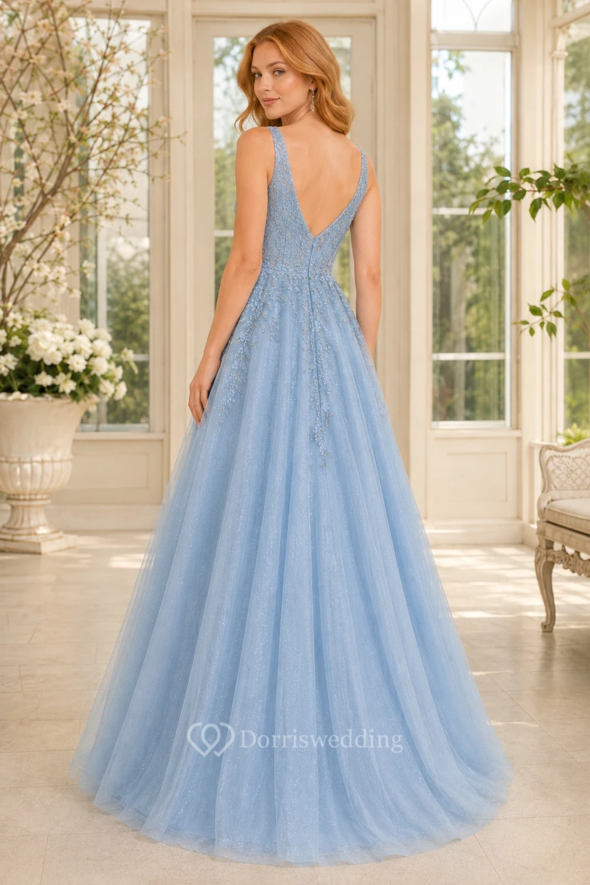 Himmelblaues Tüll-Ballkleid mit V-Ausschnitt, Spitzenapplikationen und weitem Rock view 2