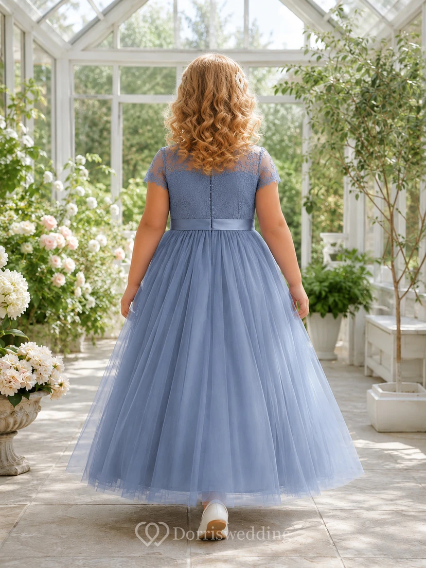 Bodenlanges Tüllkleid mit Spitzenoberteil, A-Linien-Schnitt, kurzen Ärmeln, Rundhalsausschnitt und bodenlangem Rock für Blumenmädchen. view 2