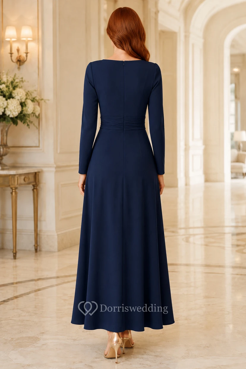 Vestido azul marino oscuro de manga larga y cuello cuadrado hasta la rodilla view 2