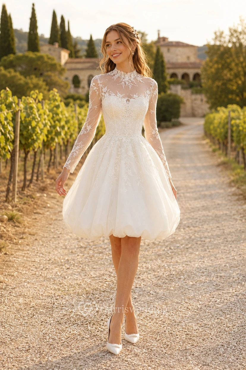 Robe de mariée courte en dentelle à manches longues et col montant