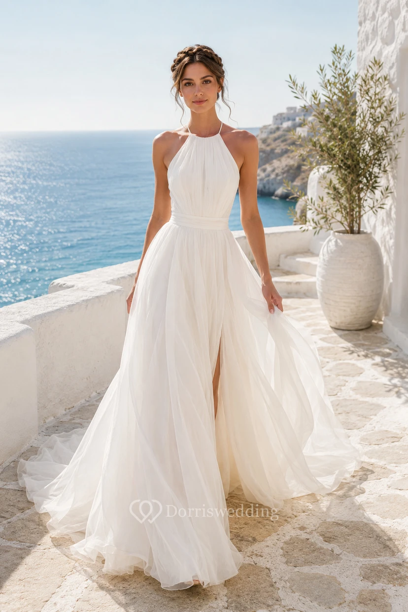 Vestido de novia de tul con escote halter y corte en A con abertura