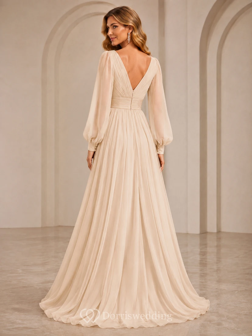 Elegantes, bodenlanges Chiffonkleid in Champagner mit V-Ausschnitt und Poetenärmeln für festliche Anlässe view 2