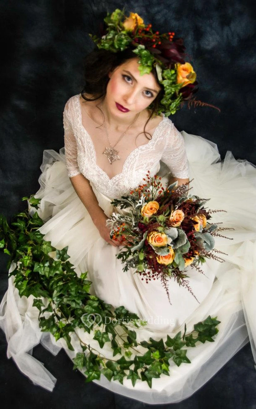 Robe vintage en tulle et dentelle, col en V, manches mi-longues et nœud drapé view 4