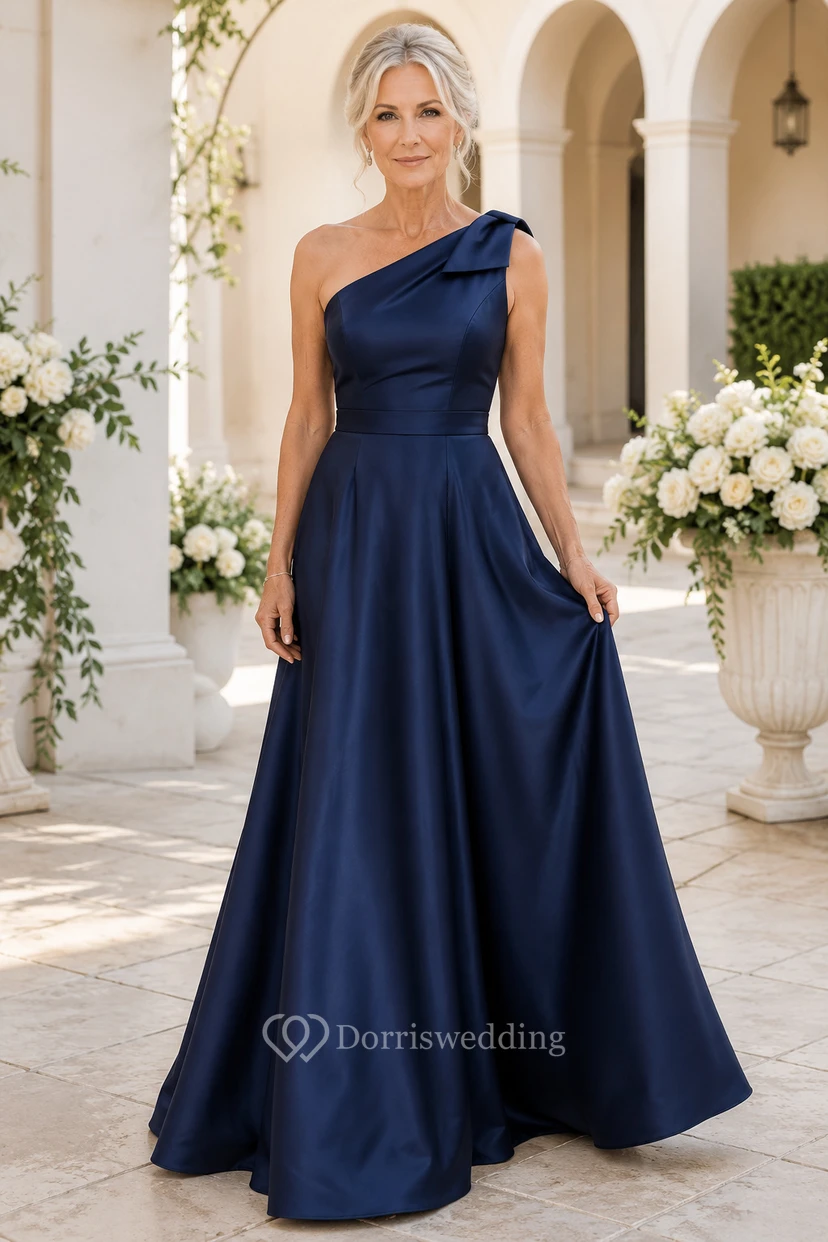 Dunkelblaues, einseitig schulterfreies A-Linien-Kleid aus Satin für Mütter