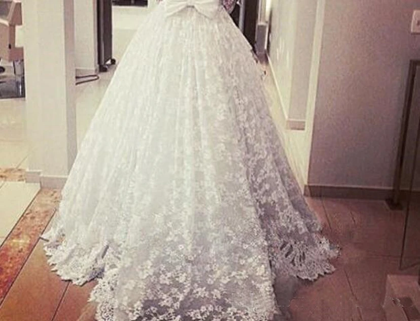 Vestido de novia de encaje con cuello alto, corte en A, estilo princesa modesta, apliques y mangas largas view 3
