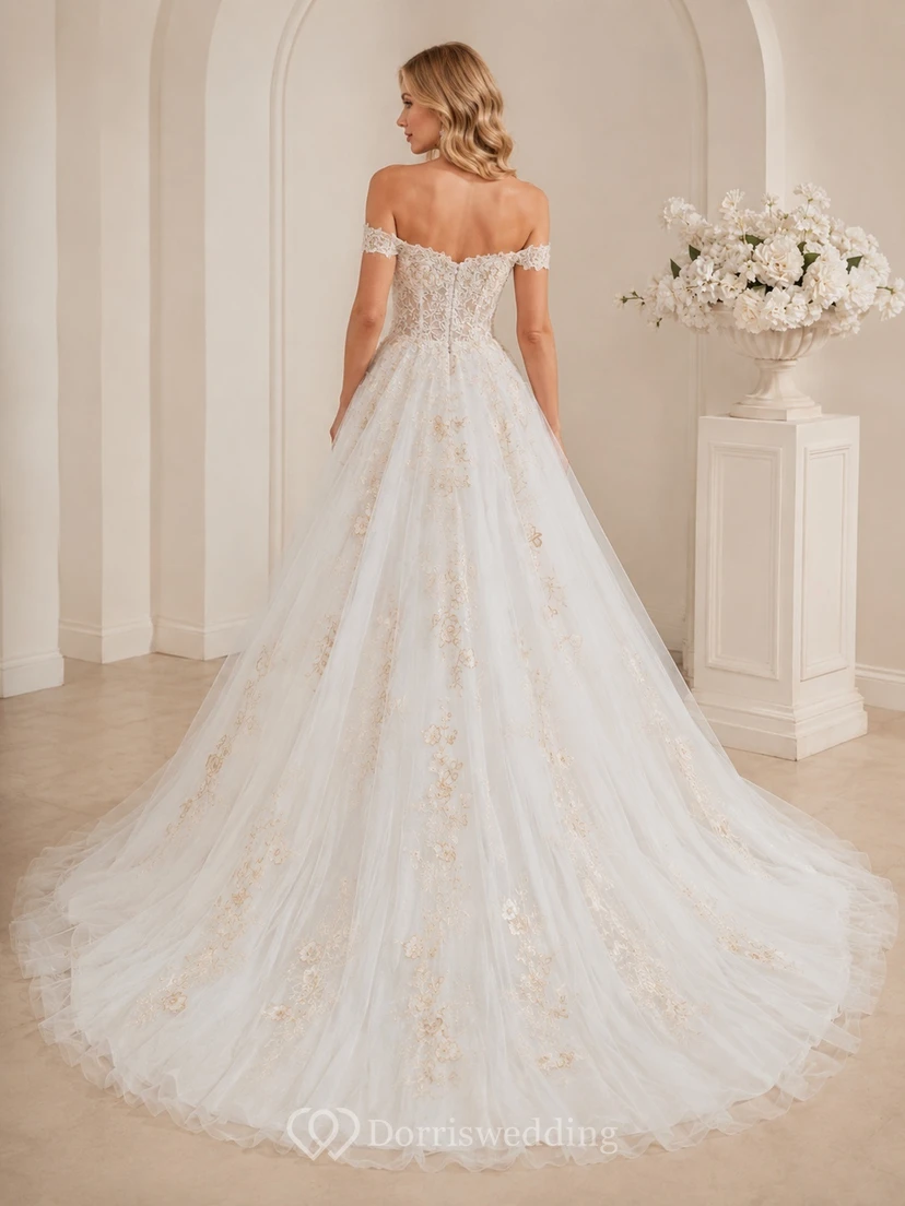 Romantisches Brautkleid in A-Linie mit vergoldeter Spitze, schulterfrei, kurzen Ärmeln und bodenlanger Schleppe view 2