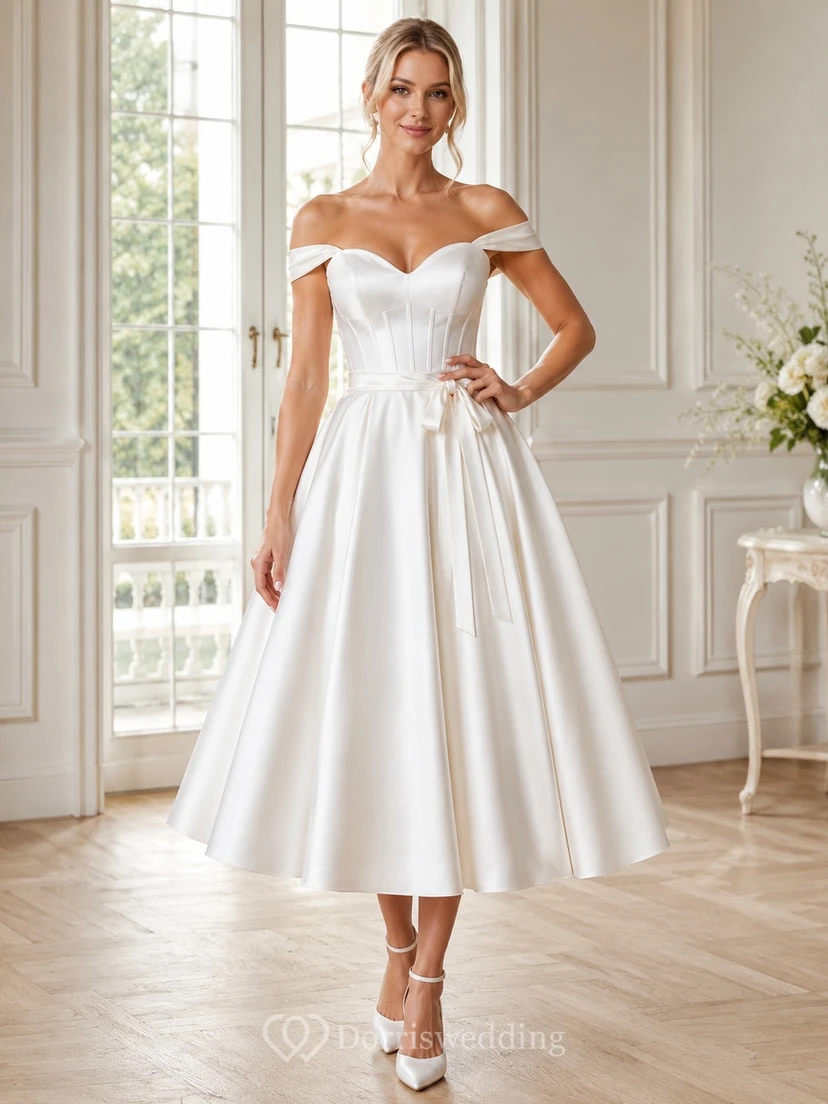 Romantisches, schulterfreies Satin-Brautkleid mit kurzen Ärmeln und A-Linien-Schnitt in Teelänge für standesamtliche Trauungen
