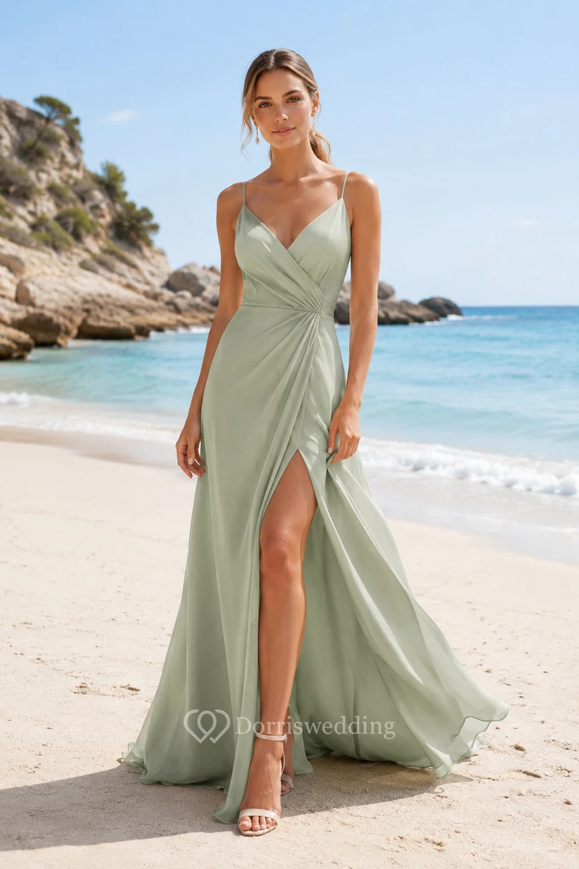 Robe fourreau à fines bretelles couleur sauge pour invitée de mariage