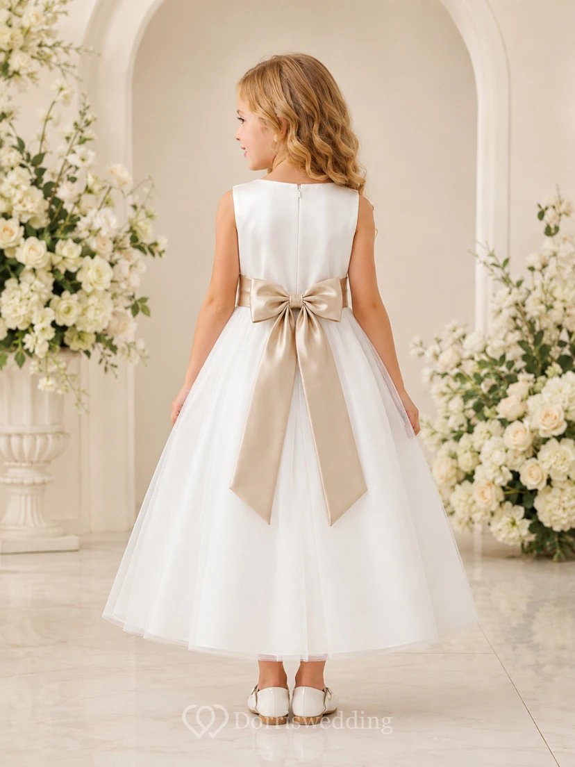 Blumenmädchenkleid aus champagnerfarbenem Satin, A-Linie, Rundhalsausschnitt, Teelänge, Schleifendetail view 2