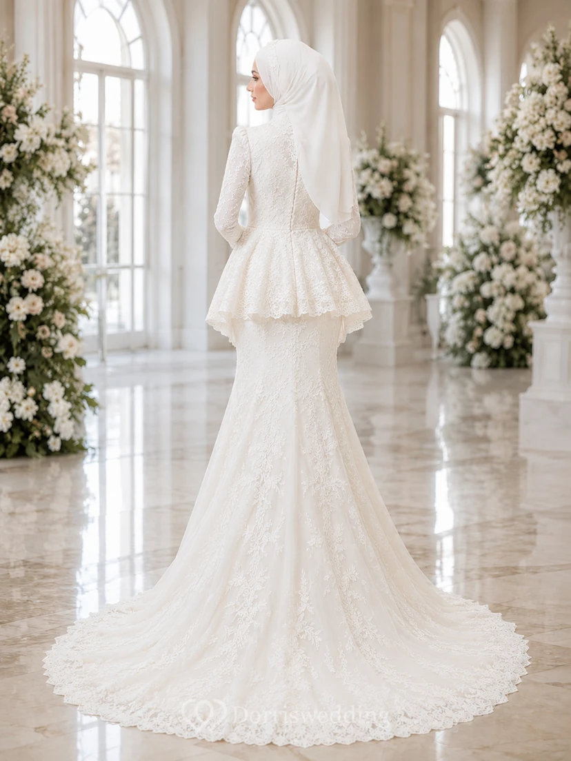 Schlichtes muslimisches Brautkleid mit Spitzen-Peplum, Meerjungfrauen-Schleppe und Kapellenschleppe view 2