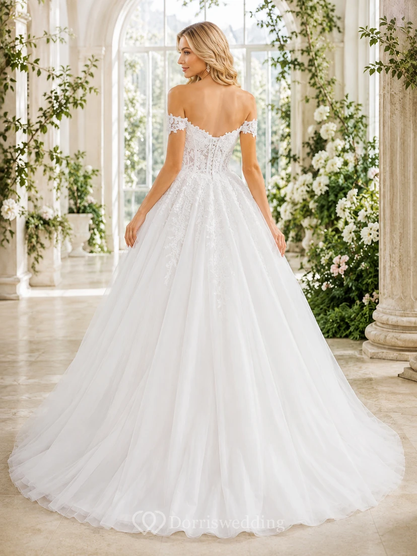 Robe de bal blanche en tulle à épaules dénudées et décolleté en cœur, style romantique champêtre view 2