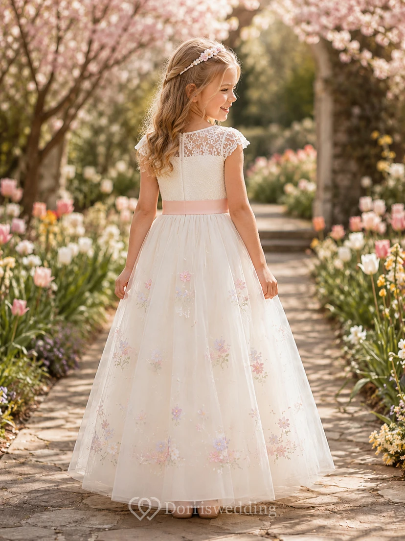 Vestido romántico y elegante para niña de las flores, cuello joya, mangas cortas, tul, largo midi, apliques florales. view 2