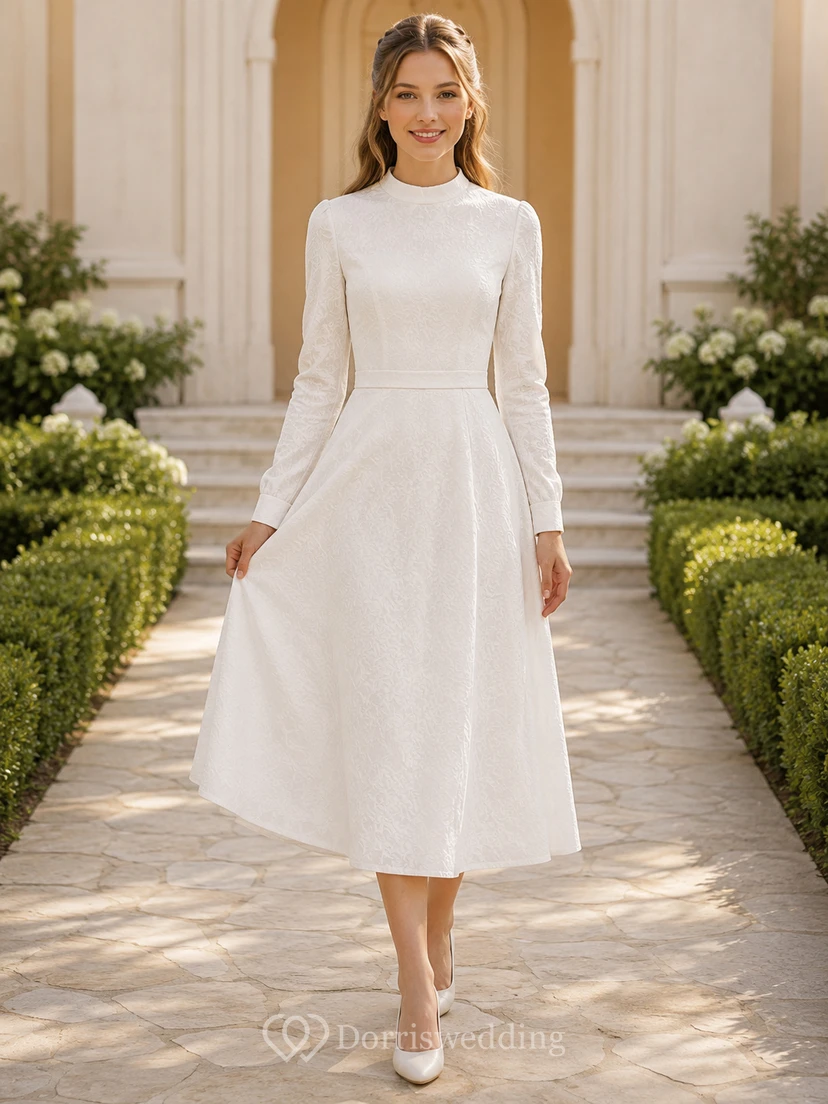 Robe midi blanche à manches longues et col montant, style pudique, pour une cérémonie de confirmation