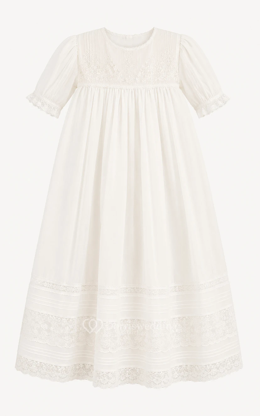 Vestido de bautizo vintage modesto, corte en A, manga corta, encaje de algodón, largo hasta la rodilla, con fajín de lazo, color crema.