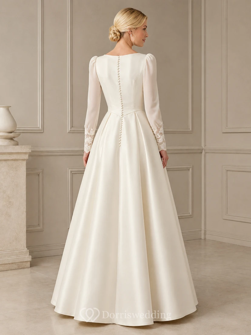 Robe de mariée sobre en satin, coupe trapèze, longueur au sol, décolleté bateau, manches longues, style Quiet Reverence view 2