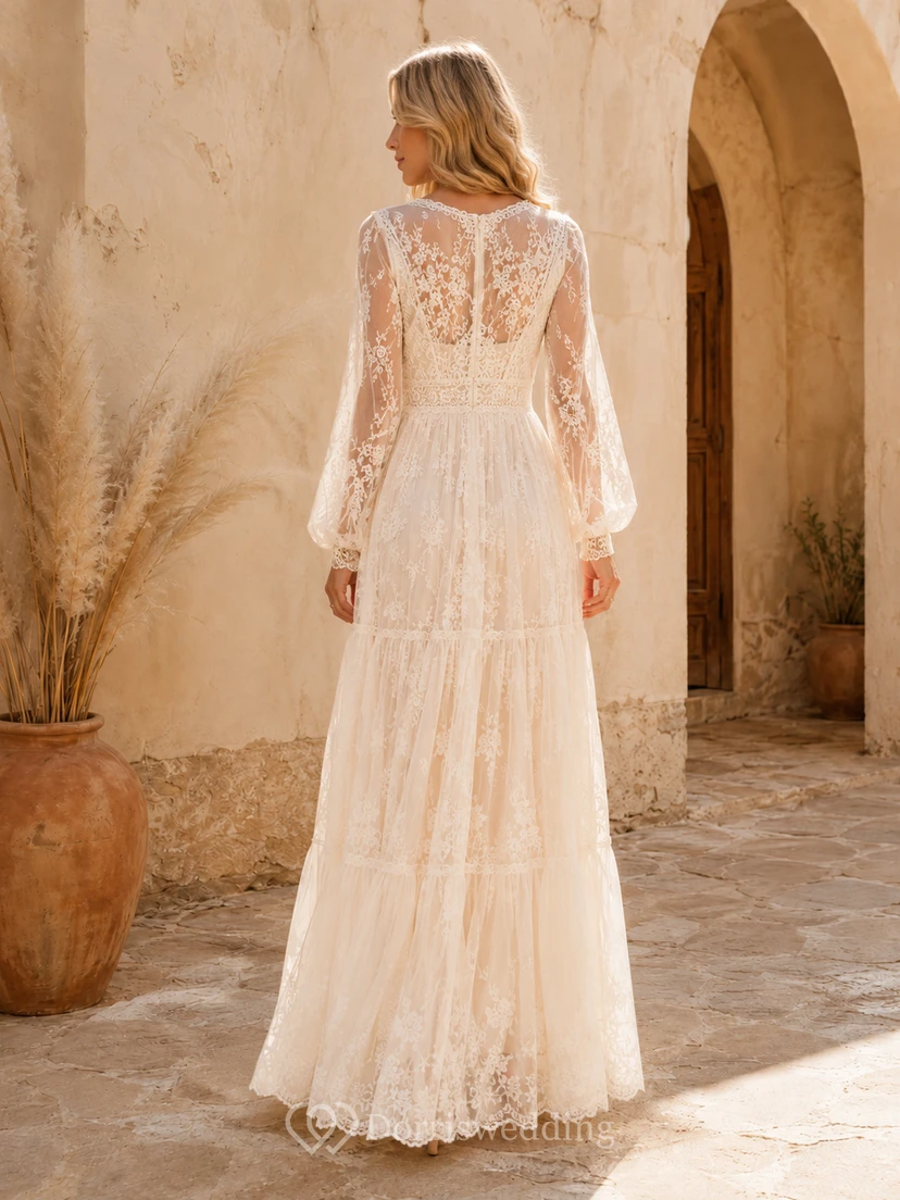Elfenbeinfarbenes A-Linien-Kleid von Desert Lace mit V-Ausschnitt und langen Ärmeln, bodenlang, im Boho-Stil view 2