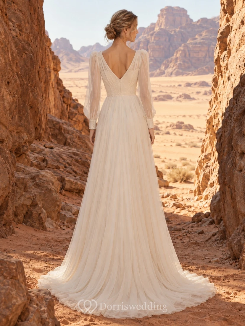 Vestido de novia sencillo de corte A con escote en V, manga larga y cintura fruncida view 2