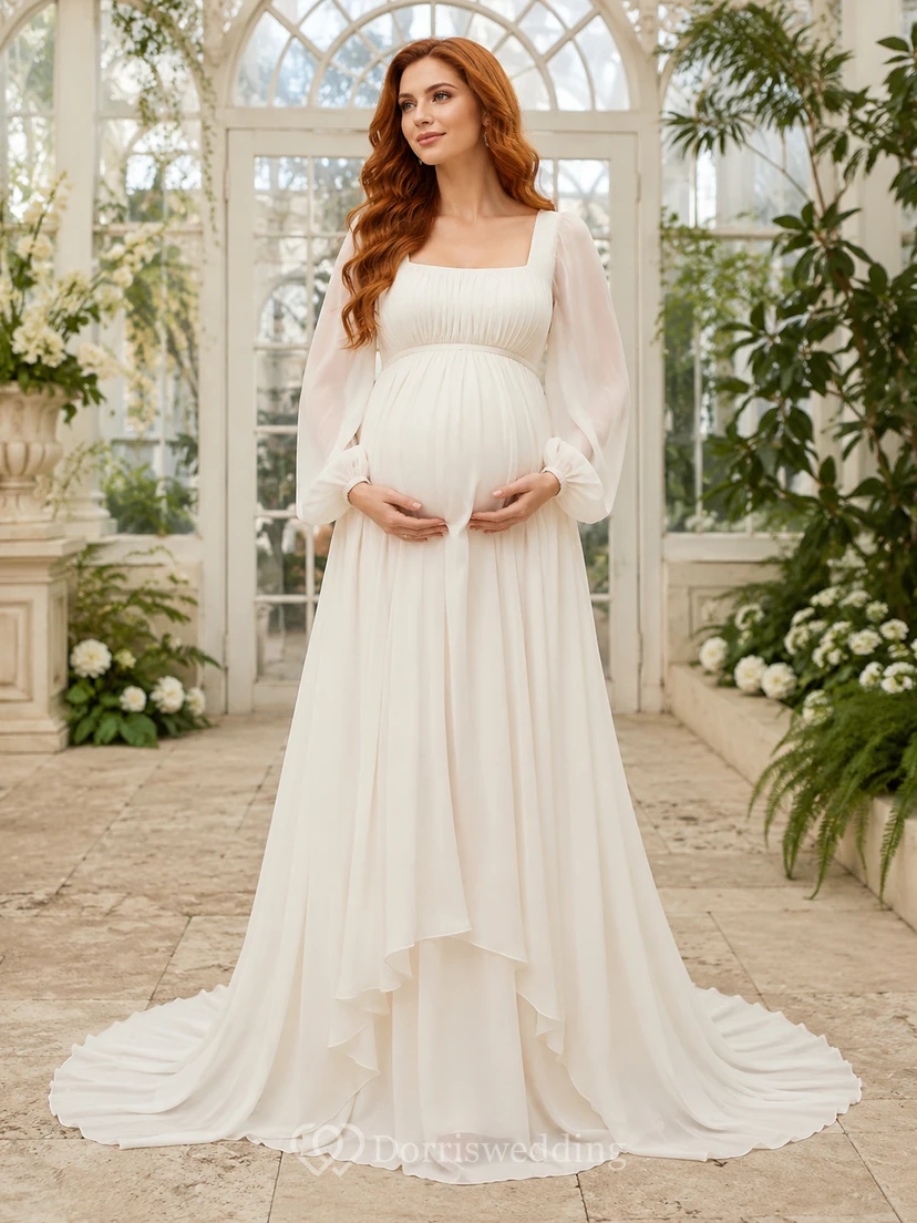 Robe de mariée de maternité, col carré, manches longues bouffantes, coupe trapèze, en mousseline avec surjupe drapée