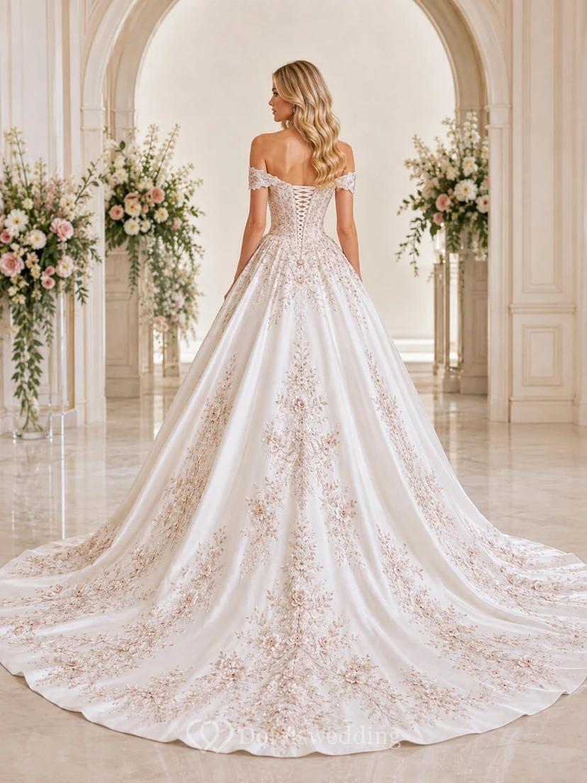 Brautkleid im Ballkleid-Stil in Roségold mit Blütenblattmuster, schulterfrei, kurzen Ärmeln und bodenlanger Kathedralenschleppe – ein luxuriöses Kleid view 2