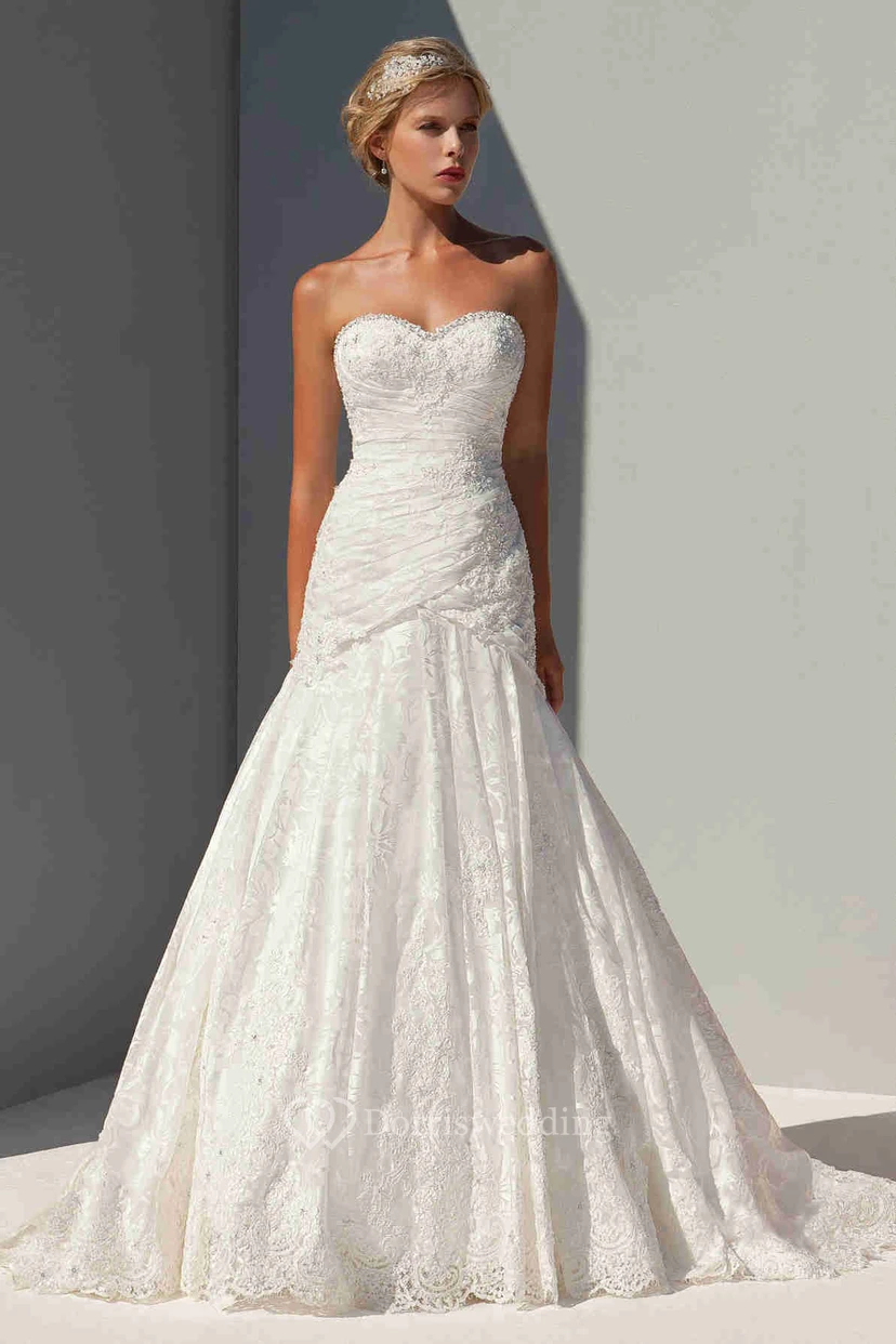 Floor-Length Sleeveless Appliqued Sweetheart Lace Wedding Dress With Ruching And Beading