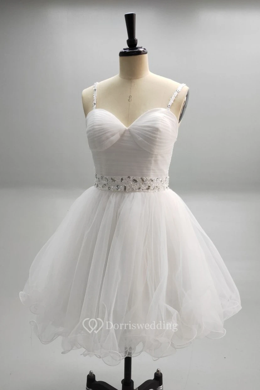 Robe courte en organza à fines bretelles perlées et décolleté en cœur view 2