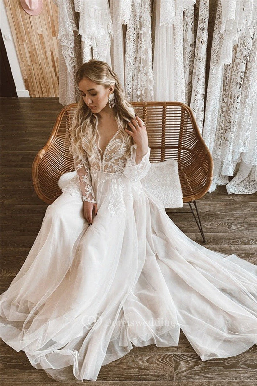 Robe de mariée bohème en dentelle crème view 3