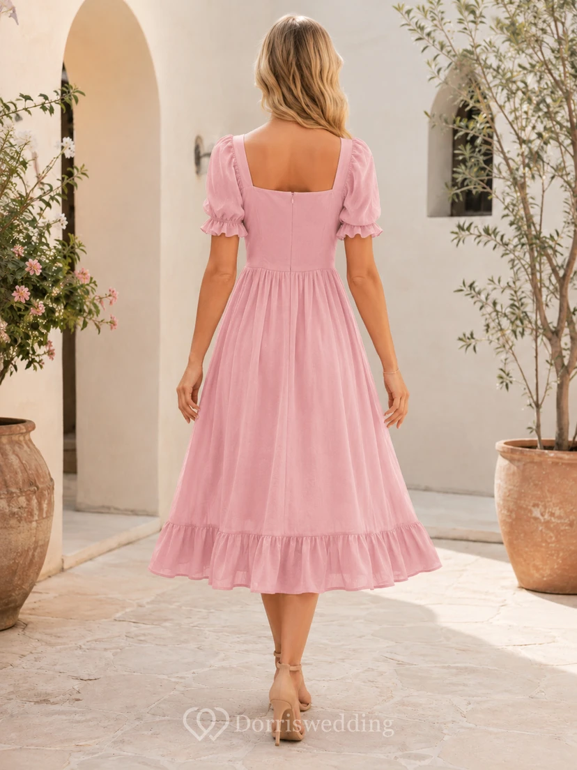 Vestido de fiesta romántico de gasa rosa ruborizada con escote cuadrado, mangas abullonadas, volantes y corte en A, largo hasta la rodilla, ideal para eventos en el jardín. view 2