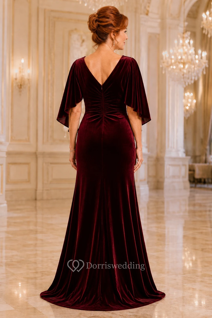 Burgunderfarbenes Samtkleid im Meerjungfrauenstil mit V-Ausschnitt und flatternden Ärmeln view 2