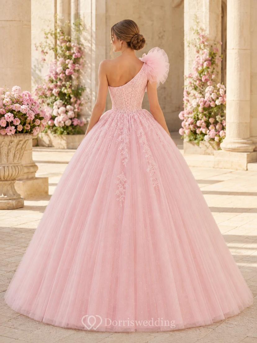 Vestido de gala largo hasta el suelo de tul con encaje floral y plumas, color rosa rubor, estilo princesa, de un solo hombro, ideal para quinceañeras o graduaciones. view 2