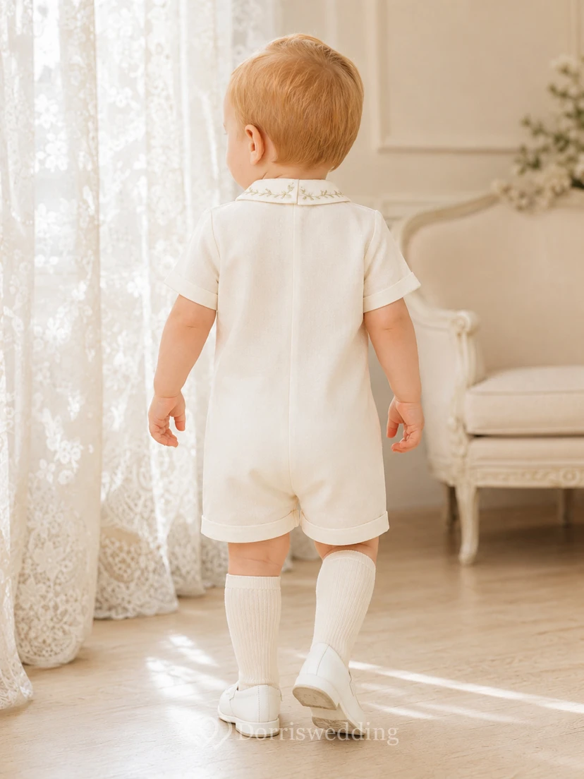 Eleganter cremefarbener Baby-Tauf-Strampler mit kurzen Ärmeln und Blumenstickerei view 2