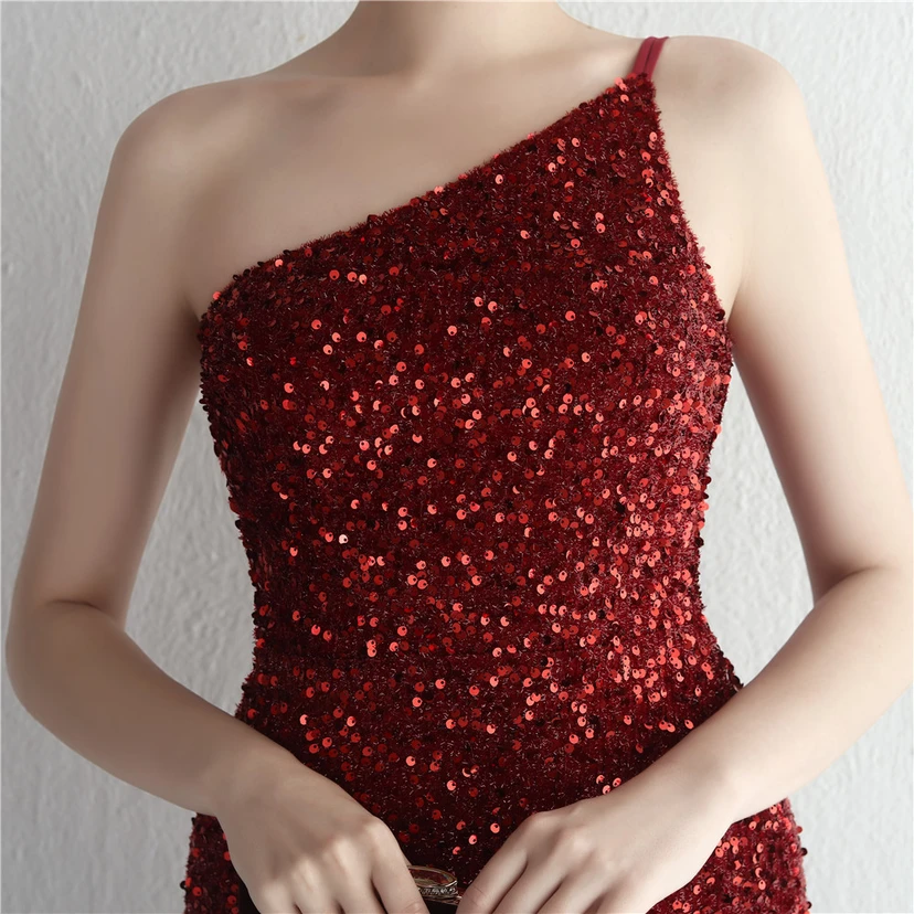 Handgefertigter Paillettenrock mit One-Shoulder-Schnitt, elegant für festliche Anlässe und Galas, mit Schlitz und Meerjungfrauenschnitt. view 82