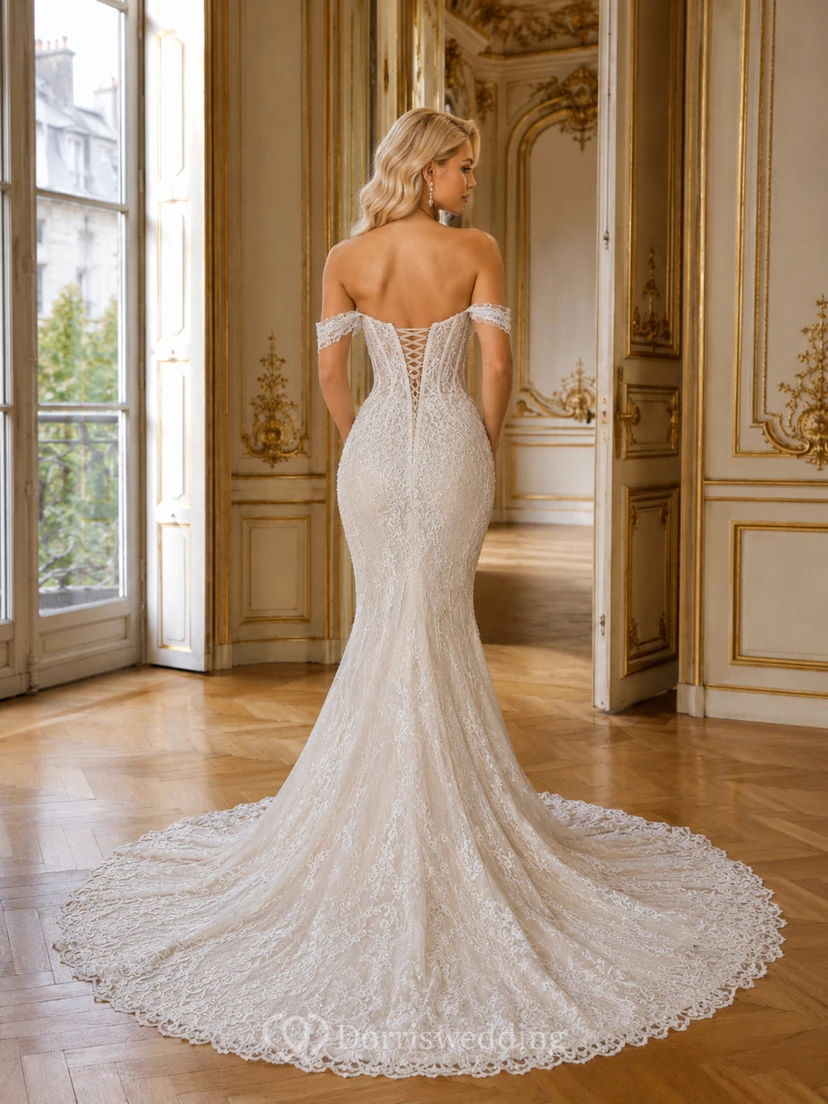 Edles Brautkleid im Meerjungfrauenstil mit herzförmigem Ausschnitt, kurzen Ärmeln und Kapellenschleppe, verziert mit Applikationen, für Hochzeiten im Gartenstil view 2