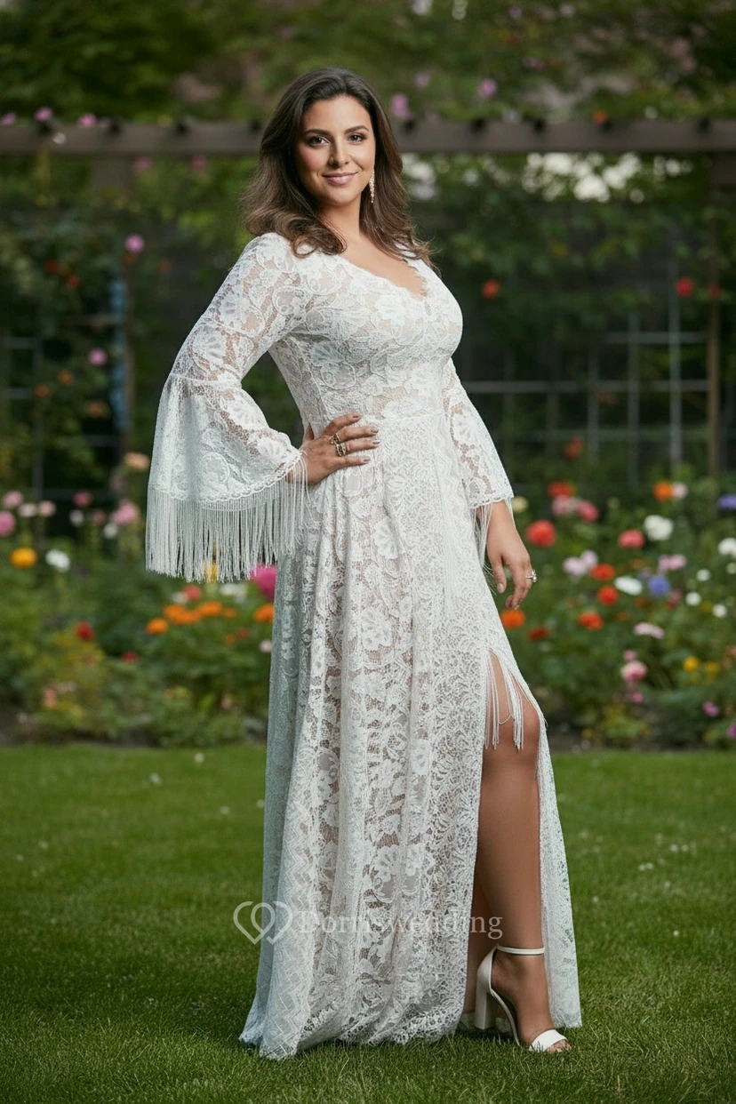 Vestido bohemio curvilíneo de encaje con mangas acampanadas