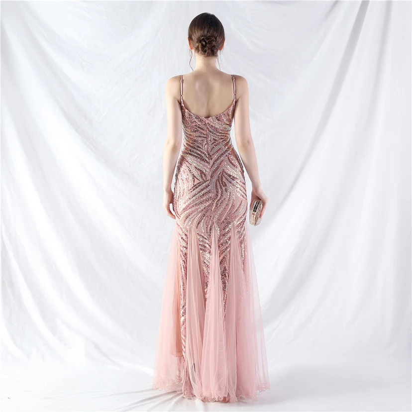 Paillettenbesetztes Abendkleid aus Netzstoff und Trägern view 33