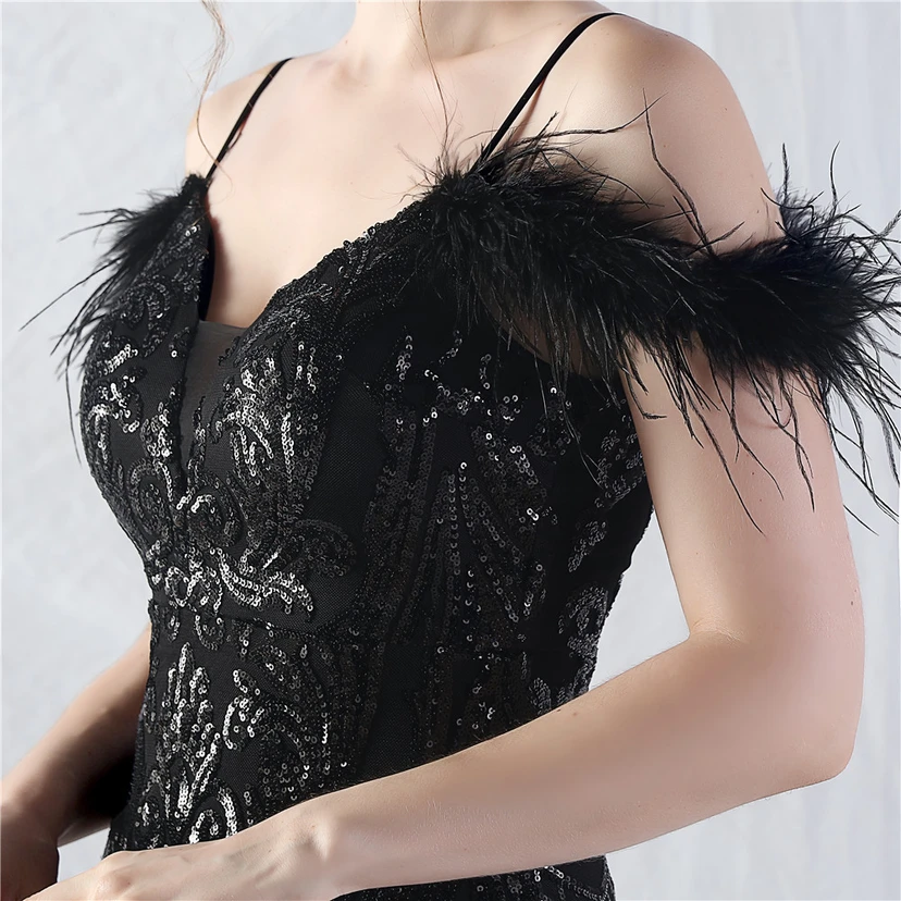 Robe de danse artisanale en filet rigide orné de plumes d'autruche, de perles et de fleurs, confectionnée en maille. view 78